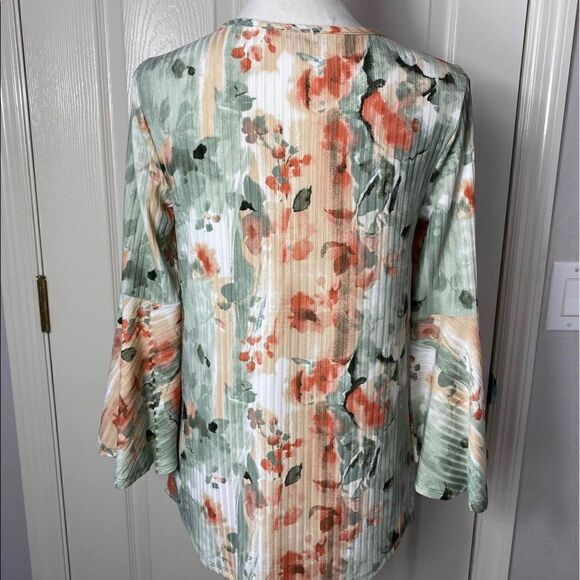 SAMI & Jo Small Woman’s Bell Sleeve Ribbed Watercolor Top - Picture 6 of 8